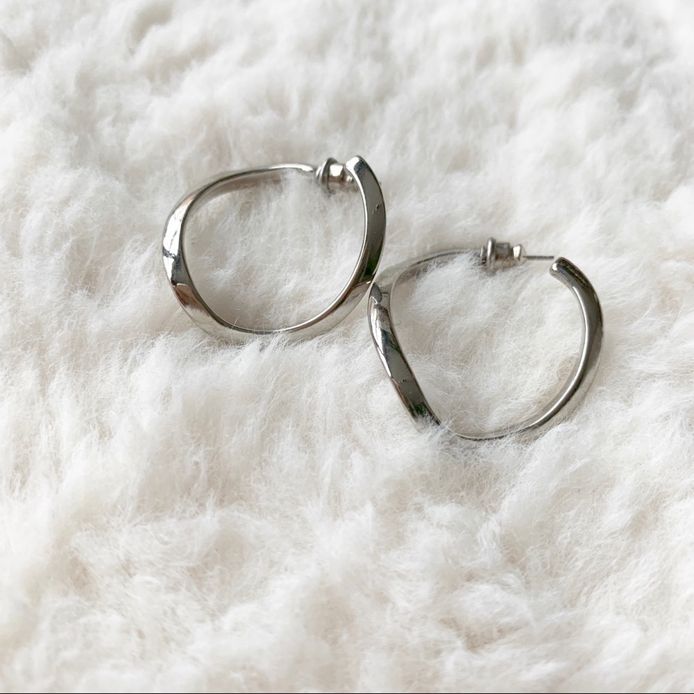 💎3/$30💎 Silver Hoop Everyday Earrings NWT